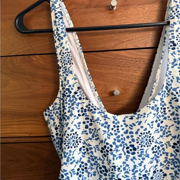 Summersalt - Picture 3 of 6